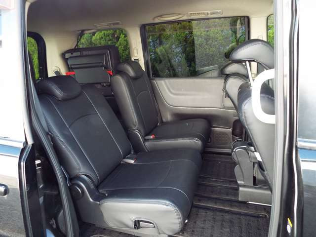 日産 セレナ 2.0 ハイウェイスター ナビ・ETC 左側パワースライドドア