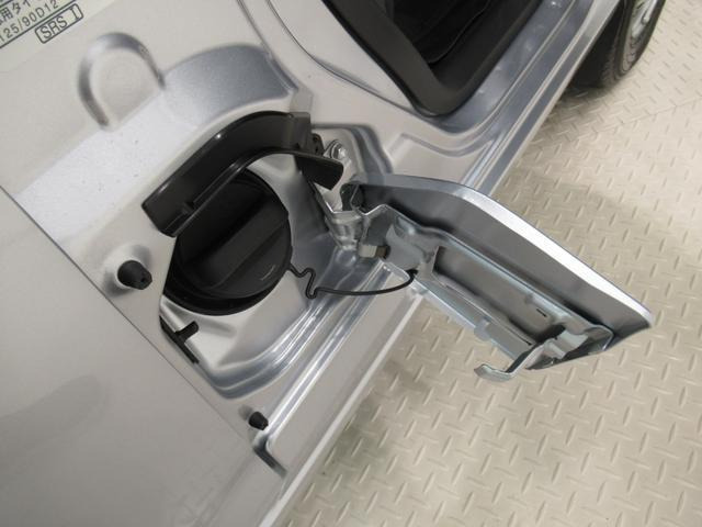 中古車 ダイハツ ハイゼットカーゴ デラックス の中古車詳細 2 000km シルバー 岡山県 110 8万円 中古車情報 中古車 検索なら 車選びドットコム 車選び Com