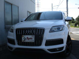 Q7 3.6 FSI クワトロ Sラインパッケージ 4WD 3列黒革 スマートキーHDDナビBカメラ