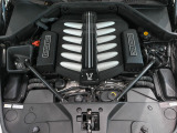 6.6リッターV12 ツインターボエンジンは静粛性にも優れております。