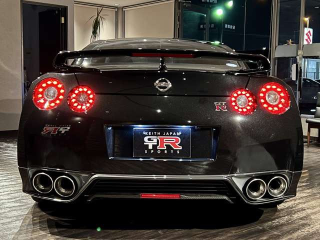 中古車 日産 GT-R 3.8 ブラックエディション 4WD 2012モデル 中期型