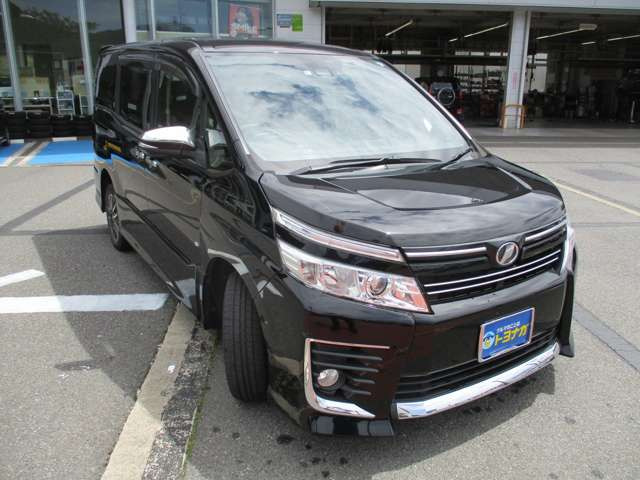 中古車 トヨタ ヴォクシー 2.0 ZS 煌 4WD ナビTV 両側電動ドア