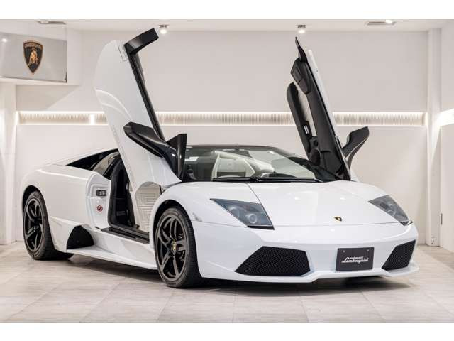 ランボルギーニ ムルシエラゴロードスター LP640 eギア 4WD の
