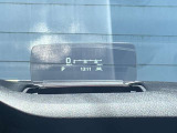 ヘッドアップディスプレイ(カラー)運転席前方のダッシュボード上に、車速、シフト位置や警告などをカラーで教示。安全運転に役立ちます。