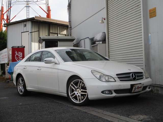 中古車 メルセデス・ベンツ CLS350 CLS350 左H 黒革 サンルーフ 地デジ