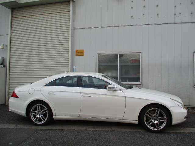 中古車 メルセデス・ベンツ CLS350 CLS350 左H 黒革 サンルーフ 地デジ