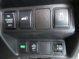 アイドリングストップ付きで低燃費 (アイドリングストップキャンセルスイッチ付き) ボタン1つで開閉が可能なオートバックドア