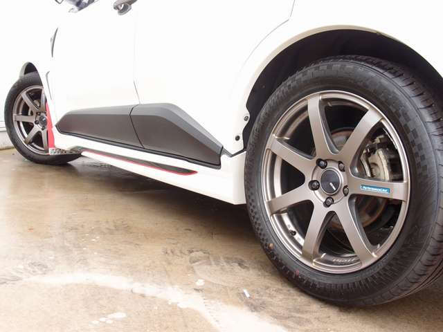 中古車 トヨタ C-HR 1.2 G-T 4WD 1オーナーSD地デジナビENKEI18AW