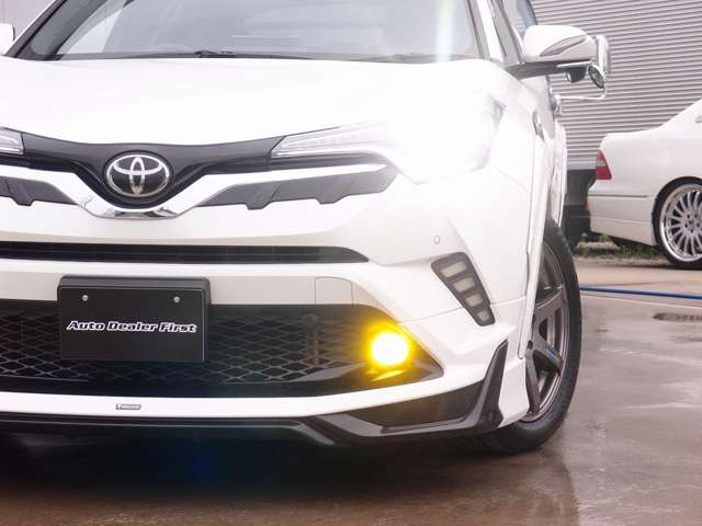 中古車 トヨタ C-HR 1.2 G-T 4WD 1オーナーSD地デジナビENKEI18AW