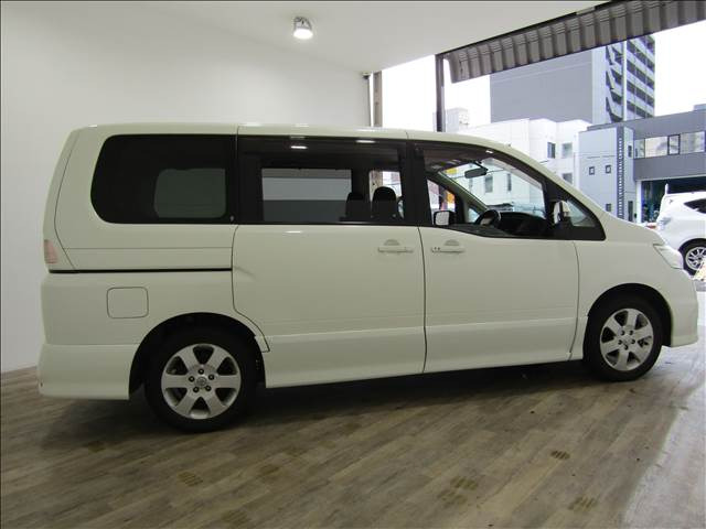 中古車 日産 セレナ 2.0 ハイウェイスター Vセレクション ナビ・両側