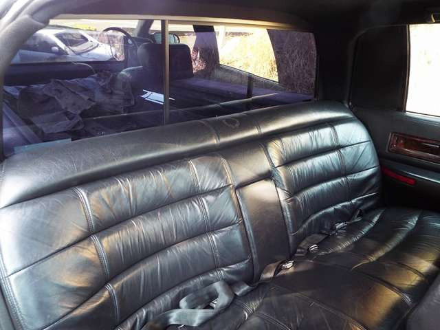 キャデラック フリートウッド ブロアム リムジン 霊柩車 6人乗り の