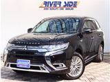 三菱 アウトランダーPHEV 2.4 G プレミアムパッケージ 4WD レザーパワーシート前席シートヒーター