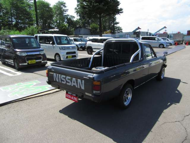 1993 Nissan Sunny Truck 1.2 Deluxe photo 5