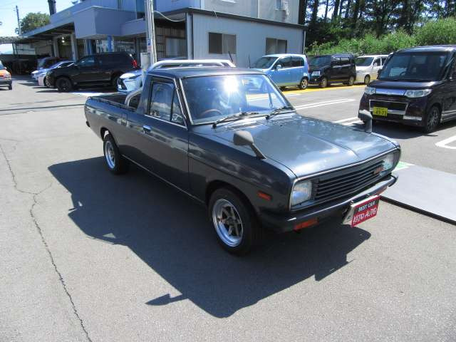 1993 Nissan Sunny Truck 1.2 Deluxe photo 3