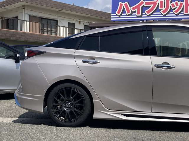 中古車 トヨタ プリウス 1.8 A プレミアム モデリスタエアロ衝突軽減B9