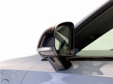 【ターンシグナルランプ内蔵ドアミラー】被視認性に優れる場所に設置され、巻き込みや右直事故のリスクを軽減してくれます。