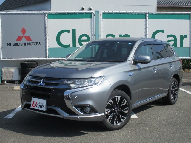 中古車 三菱 アウトランダーPHEV 2.0 G ナビパッケージ 4WD の中古車