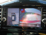 ◆アラウンドビューモニター◆車を真上から見ているようにモニター画面に映し出されるため、周囲の状況がひと目でわかり、駐車が苦手な方でも安心して駐車することができます!