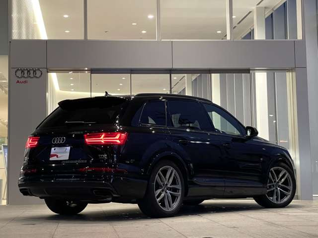 中古車 アウディ Q7 3.0 TFSI クワトロ Sラインパッケージ 4WD の中古