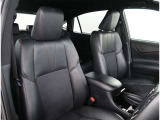 【フロントシート】運転席シートはソフトレザー仕様の電動シートになります。