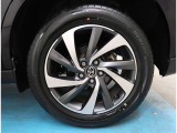 【タイヤ・ホイール】タイヤサイズ235/55R18の純正アルミホイールです。タイヤ溝は約7mmになります。