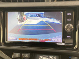 シフトを「R」に入れると画面がバックカメラに切り替わります!駐車時に後方の状況の確認が出来るので、駐車が苦手な方でも安心ですね☆