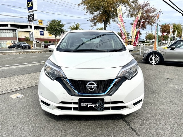 中古車 日産 ノート 1.2 e-POWER X の中古車詳細 (38,000km, パール