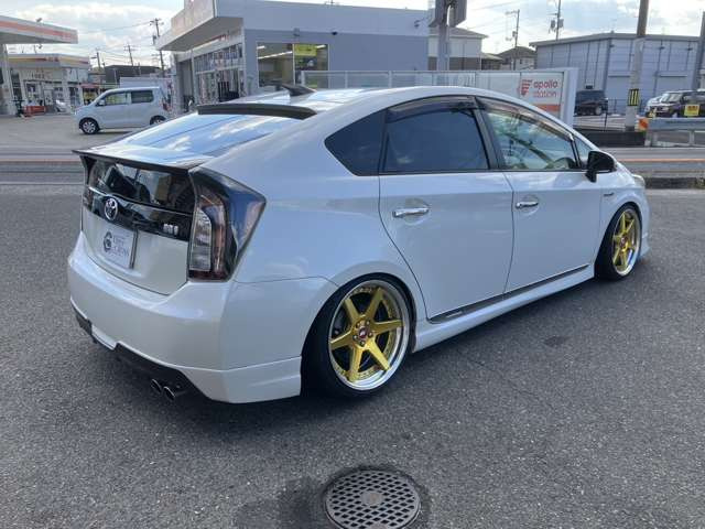30プリウス やわらかく アローズ車高調