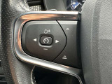 アダプティブクルーズコントロールが設定できるスイッチがハンドル内に配置されており、ハンドルから手を放さず設定することができます