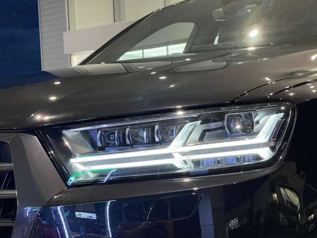 中古車 アウディ Q7 3.0 TFSI クワトロ Sラインパッケージ 4WD の中古