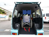 私たちは福祉車両の専門家です。様々なアドバイスが出来ます。詳しくは当社ホームページにて。福祉車両専門店ホームページ。http://sakaide-j.com/※車いすは見本です。