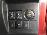 エンジン操作は、スイッチだけの”プッシュボタンスタート“を装備!もうバッグから鍵を取り出さなくてもいいんですよ♪その他、運転席にはアイドリングストップなどの、主電源スイッチもご用意♪