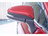 周りの車に、「ウインカー&ハザード」を気付いてもらえる装備です。安全性とドレスアップを両立するうれしい装備です!