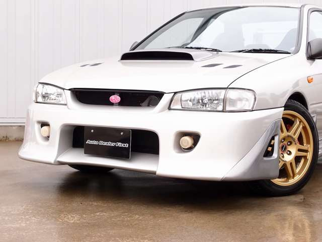 スバル インプレッサWRX 2.0 S201 STIバージョン 4WD 300台限定