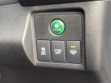 横滑りを防ぐVSA等のスイッチは、運転席右側にあります。