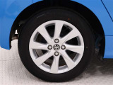 タイヤサイズは185/60R15!純正アルミホイールで4本にリムキズあり。納車前の点検時にタイヤ交換させていただきます!