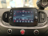 7インチタッチパネルモニター付Uconnectは、見やすく操作しやすい画面で、Apple CarPlayやAndoroid Autoなども利用できる便利な総合インフォテイメントシステムです。