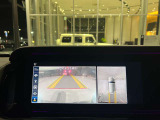 ◆パーキングアシストリアビューカメラ◆リバースに連動し、車両後方の映像をディスプレイに表示。バック時の運転操作をサポートします。