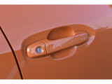 鍵を取り出さなくてもドアノブに触れるだけで開錠施錠が可能です