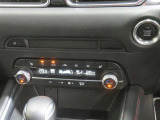 オートエアコン機能で、車内を自動的に、設定した温度に保ってくれます。