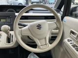 シンプルで操作がしやすいお車です!!