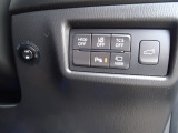 カメラ映像の切り替えは運転席のスイッチから行えます。