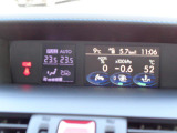 マルチファンクションディスプレイは各種、車両のさまざまな情報を大型液晶画面で表示