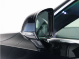 ターンシグナルランプ内蔵ドアミラーが被視認性に優れる場所に設置され、巻き込みや右直事故のリスクを軽減してくれます。