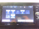 嬉しい装備です♪フルセグTV・DVD再生・Bluetoothオーディオに対応しています!!