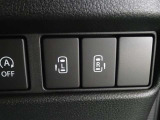 電動スライドドアの開閉スイッチです!運転席に座ったままでも操作することもできるので便利です♪