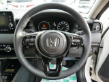 【Honda SENSING】 Honda SENSINGは衝突を予測してブレーキをかけたり、前のクルマにちょうどいい距離でついていったりできる安心・快適機能を搭載した先進の安全運転支援システム