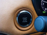 キーレスプッシュスタート!鍵を挿さずにボタンをワンプッシュでエンジン始動できます。リモコンをバッグやポケットに入れておくだけでOK!イモビライザーも付いてます。安心のセキュリティー!