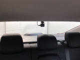 後方にもドライブレコーダー(社外品)のカメラが付いています。前後両方でお車の周りを監視・記録いたします。