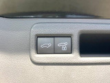 【問合せ:0749-27-4907】【パワーバックドア】スマートキーや運転席のボタンを押すだけでリアゲートが自動で開閉します!荷物を持っている時や、高い位置にあるバックドアを閉める際に便利な機能です♪